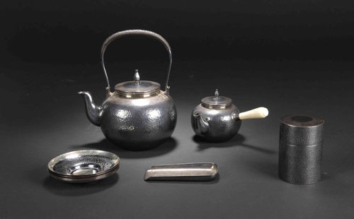 茶、牛奶或汽水會腐蝕不銹鋼帶制品，這是真的嗎？