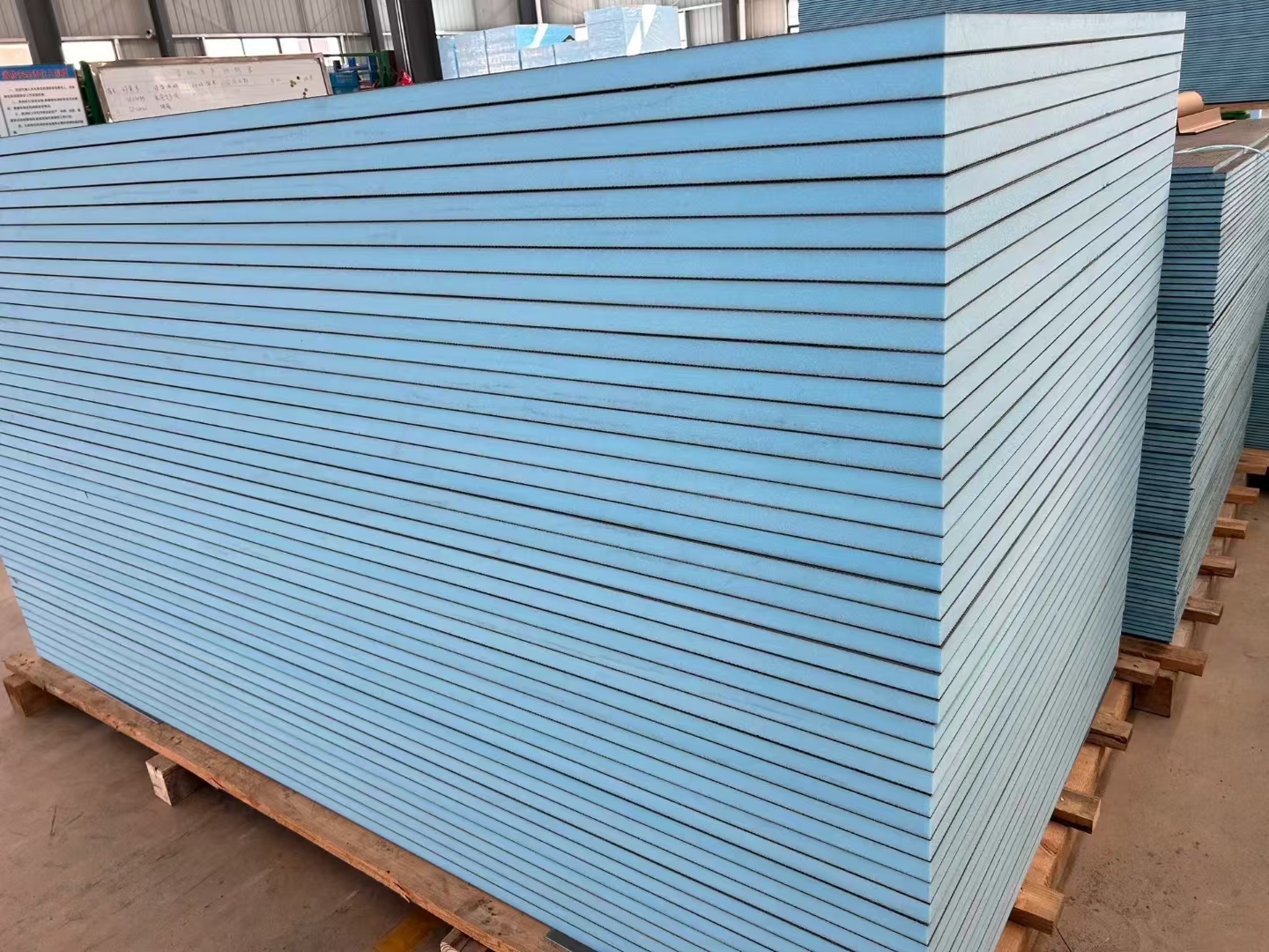 淺談防水背襯板的優(yōu)缺點(diǎn)