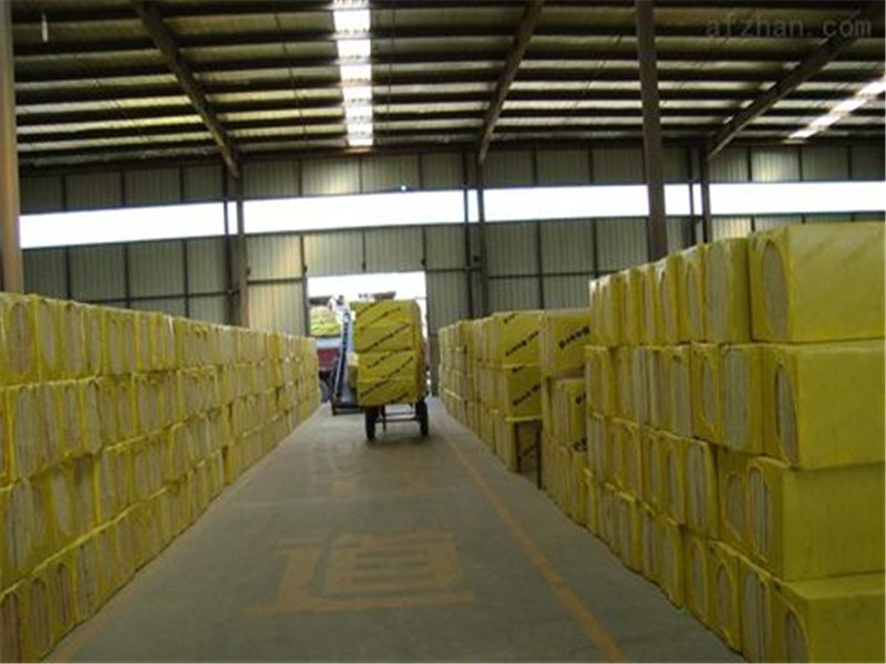 巖棉板做外墻保溫進(jìn)水