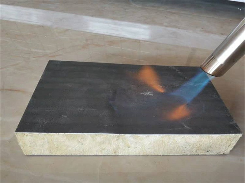 彩鋼夾芯板與巖棉復(fù)合板